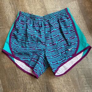 Nike Tempo Shorts - Girls Large